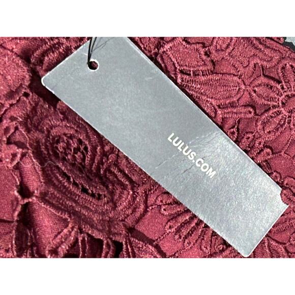 Lulu's Women's Burgundy Eyelet Dress Size Small NWT - Picture 4 of 5
